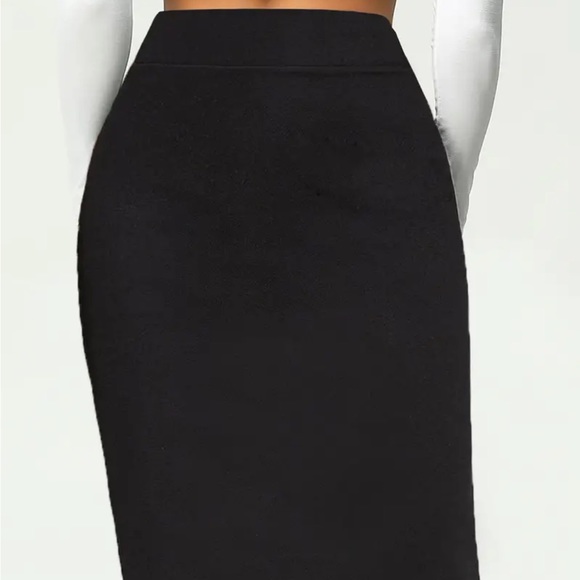 New black stretchy pencil skirt knee-length - Picture 2 of 5